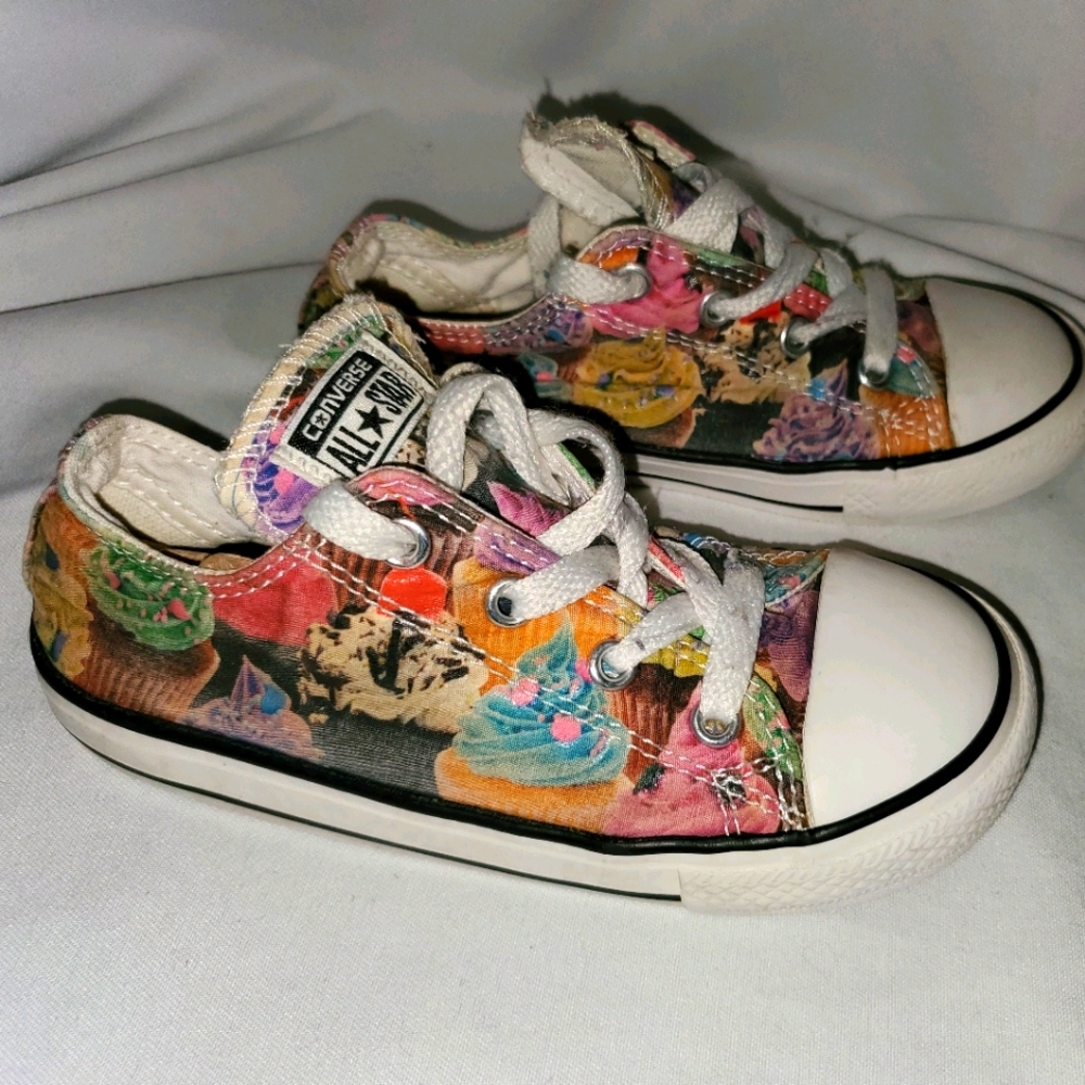 Converse shoes 10c